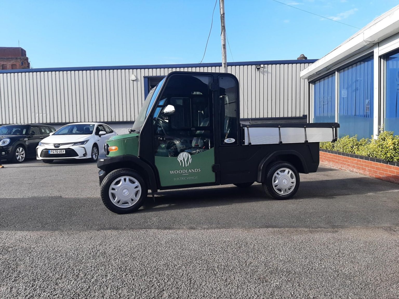 Woodlands Resort Takes Delivery of 2 EP AMP XL Electric Utility